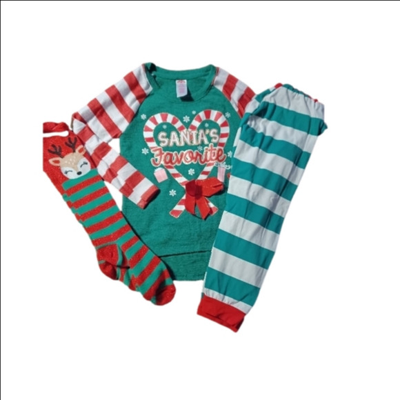Holiday time, 6/7 PJ'S - Picture 1 of 4